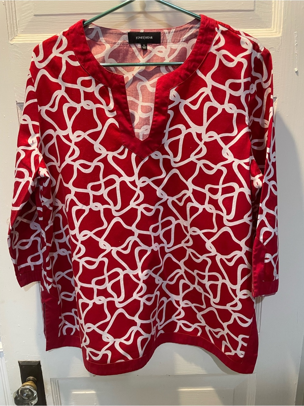 Jones Wear Red & White Abstract V-Neck Tunic Top, Size XL